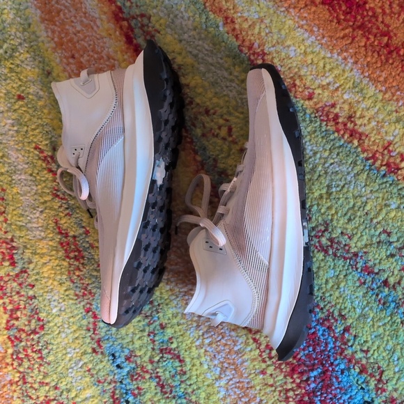 🎵 Vasque Here Low Everyday Shoes - Women's 9.5🎵 - Picture 2 of 7